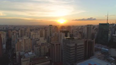 Sao Paulo, Brezilya - 3 Mayıs 2018: Havadan görünümü, şehir merkezine, konut ve iş binaları şehir yukarıdan. 4 k'dan fazla vurdu casus uçak
