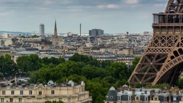 Paris Frankreich Juni 2018 Zeitraffer Des Eiffelturms Schnelle Bewegung Sonniger — Stockvideo