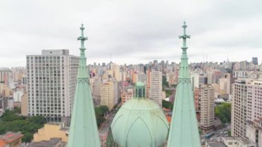 Sao Paulo, Brezilya - 3 Mayıs 2018: Havadan görünümü, Se Cathedral şehir merkezinde. 4 k'dan fazla vurdu casus uçak