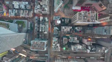 Hong Kong - Mayıs 2018: Hava göz aşağı görünüme Causeway Bay Bölgesi, konut ve ofis binaları ve gökdelenler.