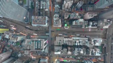 Hong Kong - Mayıs 2018: Hava göz aşağı görünüme Causeway Bay Bölgesi, konut ve ofis binaları ve gökdelenler.