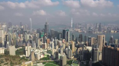 Hong Kong - Mayıs 2018: Şehir şehir, konut ve ofis binaları ve gökdelenler havadan görünümü. 4 k'dan fazla vurdu casus uçak