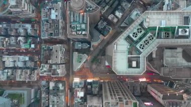 Hong Kong - Mayıs 2018: Hava göz aşağı görünüme Causeway Bay Bölgesi, konut ve ofis binaları ve gökdelenler.