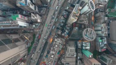 Hong Kong - Mayıs 2018: Hava göz aşağı görünüme Causeway Bay Bölgesi, konut ve ofis binaları ve gökdelenler.