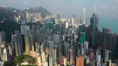 Hong Kong - Mayıs 2018: Causeway Bay Bölgesi, konut ve ofis binaları ve gökdelenler havadan görünümü.