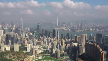 Hong Kong - Mayıs 2018: Havadan görünümü ve Victoria Limanı ', konut ve ofis binaları gökdelenler. 4 k'dan fazla vurdu casus uçak