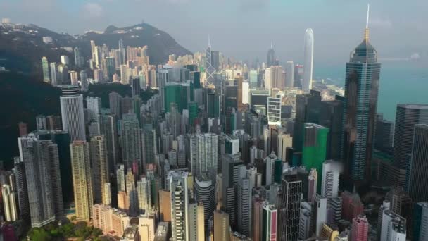 Hong Kong - maj 2018: Flygfoto över Causeway Bay district, bostäder och kontorsbyggnader och skyskrapor. — Stockvideo