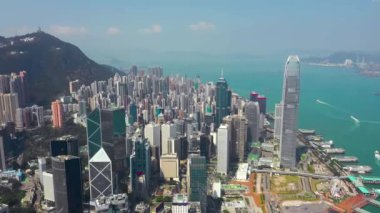 Hong Kong - Mayıs 2018: Hava görünümünü Causeway Bay bölge ve Victoria Limanı, şehir şehir merkezinde ile konut ve Ofis binalar ve gökdelenler, yüksek yoğunluklu geliştirme, dron 4 k'dan fazla vurdu