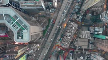 Hong Kong - Mayıs 2018: Hava göz aşağı görünüme Causeway Bay bölge, şehir şehir merkezinde ile konut ve Ofis binalar ve gökdelenler, yüksek yoğunluklu geliştirme, dron 4 k'dan fazla vurdu