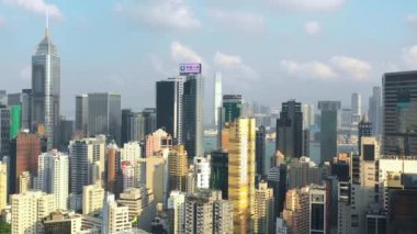 Hong Kong - Mayıs 2018: Havadan görünümü Causeway Bay bölge, şehir şehir merkezinde ile konut ve Ofis binalar ve gökdelenler, yüksek yoğunluklu geliştirme, dron 4 k'dan fazla vurdu 