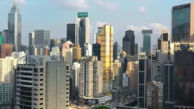 Hong Kong - Mayıs 2018: Havadan görünümü Causeway Bay bölge, şehir şehir merkezinde ile konut ve Ofis binalar ve gökdelenler, yüksek yoğunluklu geliştirme, dron 4 k'dan fazla vurdu 
