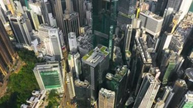 Hong Kong - Mayıs 2018: Havadan görünümü Causeway Bay bölge, şehir şehir merkezinde ile konut ve Ofis binalar ve gökdelenler, yüksek yoğunluklu geliştirme, dron 4 k'dan fazla vurdu 