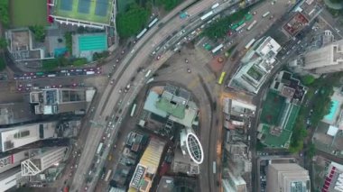 Hong Kong - Mayıs 2018: Hava göz aşağı görünüme Causeway Bay bölge, şehir şehir merkezinde ile konut ve Ofis binalar ve gökdelenler, yüksek yoğunluklu geliştirme, dron 4 k'dan fazla vurdu