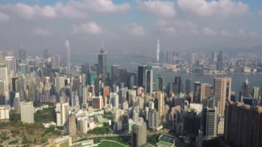 Hong Kong - Mayıs 2018: Havadan görünümü Causeway Bay bölge, şehir şehir merkezinde ile konut ve Ofis binalar ve gökdelenler, yüksek yoğunluklu geliştirme, dron 4 k'dan fazla vurdu 