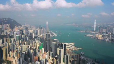 Hong Kong - Mayıs 2018: Havadan görünümü Causeway Bay bölge, şehir şehir merkezinde ile konut ve Ofis binalar ve gökdelenler, yüksek yoğunluklu geliştirme, dron 4 k'dan fazla vurdu 