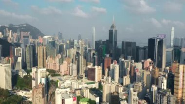 Hong Kong - Mayıs 2018: Havadan görünümü Causeway Bay bölge, şehir şehir merkezinde ile konut ve Ofis binalar ve gökdelenler, yüksek yoğunluklu geliştirme, dron 4 k'dan fazla vurdu 