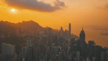 Hong Kong - Mayıs 2018: Havadan görünümü ve Victoria Limanı ', konut ve ofis binaları gökdelenler. 4 k'dan fazla vurdu casus uçak