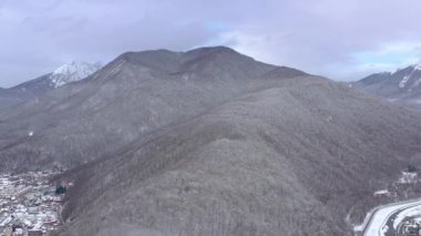 Kafkas Dağları Gorki Gorod Kayak ve snowboard tatil, Sochi, Rusya Federasyonu Hava manzara görünümü.