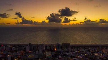 Miami, Florida, ABD - Ocak 2019: Hava dron panorama görünüm uçuş boyunca South Miami