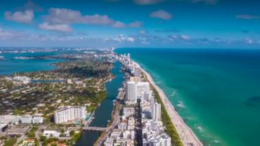 Miami, Florida, ABD - Ocak 2019: Hava dron panorama görünüm uçuş boyunca South Miami