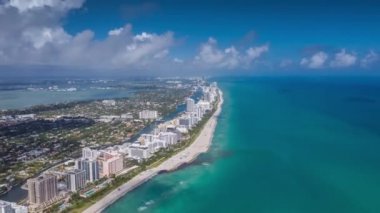 Miami, Florida, ABD - Ocak 2019: Hava dron panorama görünüm uçuş boyunca South Miami