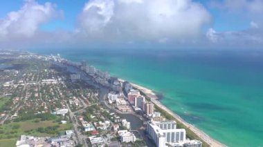 Miami, Florida, ABD - Ocak 2019: Hava dron panorama görünüm uçuş boyunca South Miami