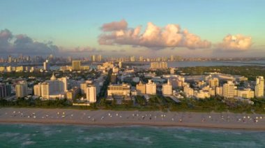 Miami, Florida, ABD - Ocak 2019: Hava dron panorama görünüm uçuş boyunca South Miami