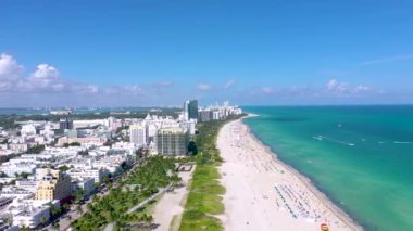 Miami, Florida, ABD - Ocak 2019: Hava dron panorama görünüm uçuş boyunca South Miami