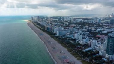 Miami, Florida, ABD - Ocak 2019: Hava dron panorama görünüm uçuş boyunca South Miami