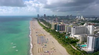 Miami, Florida, ABD - Ocak 2019: Hava dron panorama görünüm uçuş boyunca South Miami