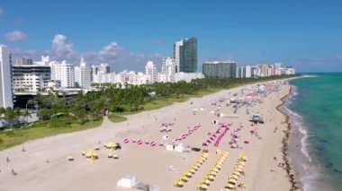 Miami, Florida, ABD - Ocak 2019: Hava dron panorama görünüm uçuş boyunca South Miami