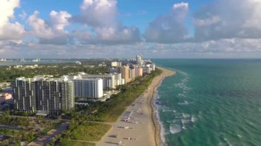Miami, Florida, ABD - Ocak 2019: Hava dron panorama görünüm uçuş boyunca South Miami