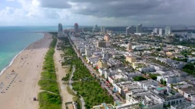 Miami, Florida, ABD - Ocak 2019: Hava dron panorama görünüm uçuş boyunca South Miami