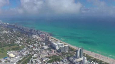 Miami, Florida, ABD - Ocak 2019: Hava dron panorama görünüm uçuş boyunca South Miami