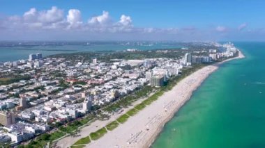 Miami, Florida, ABD - Ocak 2019: Hava dron panorama görünüm uçuş boyunca South Miami