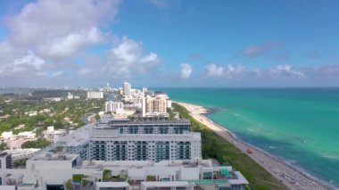 Miami, Florida, ABD - Ocak 2019: Hava dron panorama görünüm uçuş boyunca South Miami