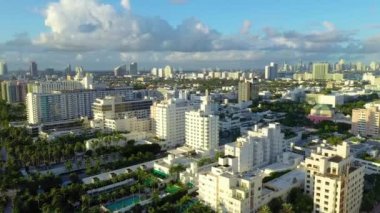 Miami, Florida, ABD - Ocak 2019: Hava dron panorama görünüm uçuş boyunca South Miami