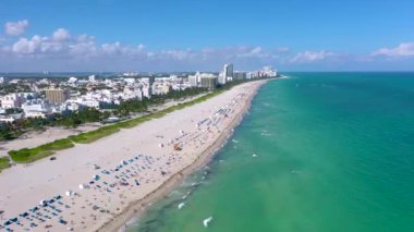 Miami, Florida, ABD - Ocak 2019: Hava dron panorama görünüm uçuş boyunca South Miami
