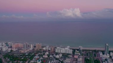 Miami, Florida, ABD - Ocak 2019: Hava dron panorama görünüm uçuş boyunca South Miami