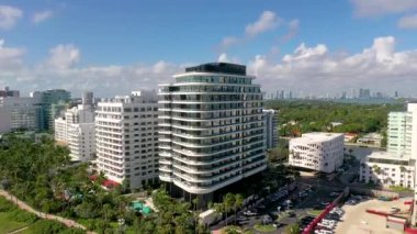 Miami, Florida, ABD - Ocak 2019: Hava dron panorama görünüm uçuş boyunca South Miami