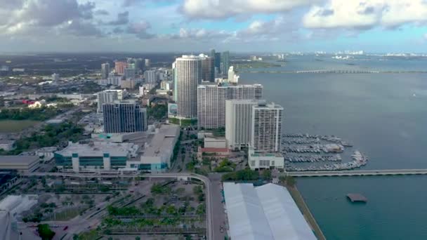 Luftaufnahme Von Gebäuden Miami Usa Bei Sonnenuntergang — Stockvideo