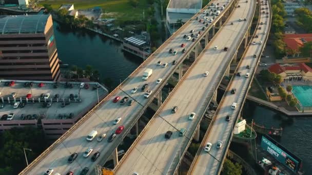 Letecký Pohled Automobily Silnicích Budovách Během Západu Slunce Miami Usa — Stock video
