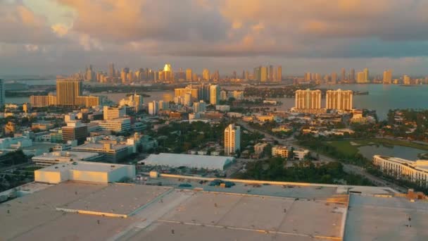 Vue Aérienne Des Bâtiments Miami Etats Unis Pendant Coucher Soleil — Video