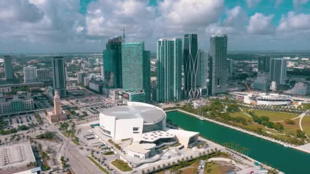Miami Florida Usa Mai 2019 Drohnenflug Über Miami Downtown Freiheitsturm — Stockvideo