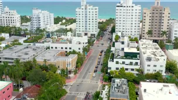 플로리다 마이애미 2019년 화창한 마이애미 도심을 비행하는 파노라마 위에서 쇼핑몰 — 비디오