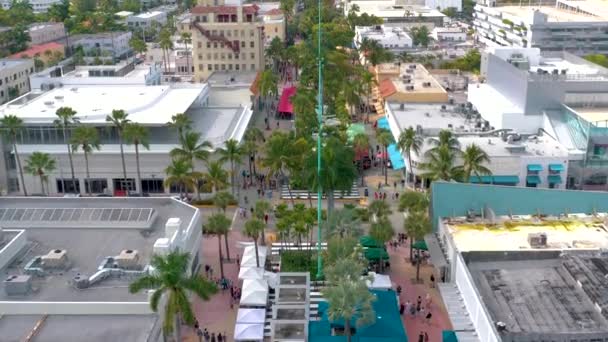 迈阿密 佛罗里达州 2019年1月 空中无人机全景飞行在迈阿密海滩市中心在阳光明媚的日子飞行 — 图库视频影像