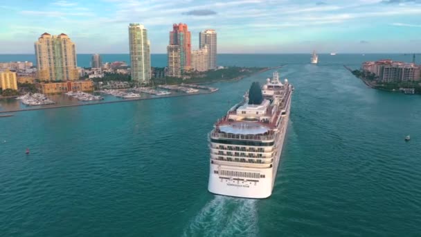 Miami Florida Usa Maj 2019 Aerial Drone Visa Flygning Över — Stockvideo