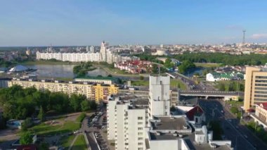 Minsk, Beyaz Rusya - Mayıs 2019: Şehir merkezinin havadan drone atışı. 