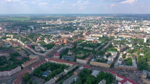 Minsk Weißrussland Mai 2019 Luftaufnahme Moderner Stadtarchitektur Mit Straßenverkehr Tagsüber — Stockvideo