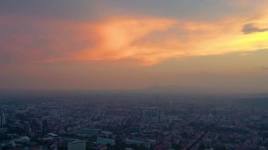 Zagreb, Hırvatistan-Mayıs, 2019: Zagreb şehrinin havadan görünüm drone çekimi.